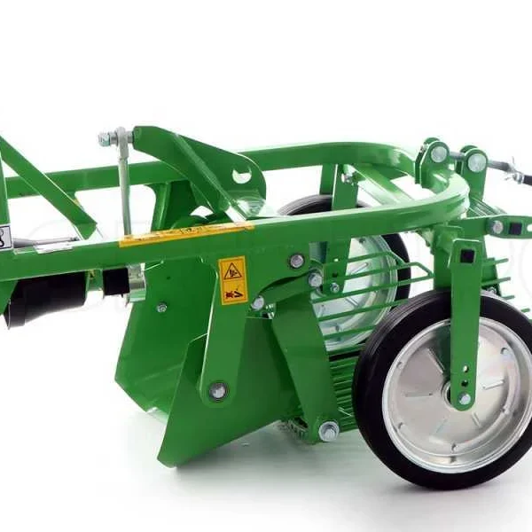 Arracheuse de pommes de terre pour tracteur BOMET URSA